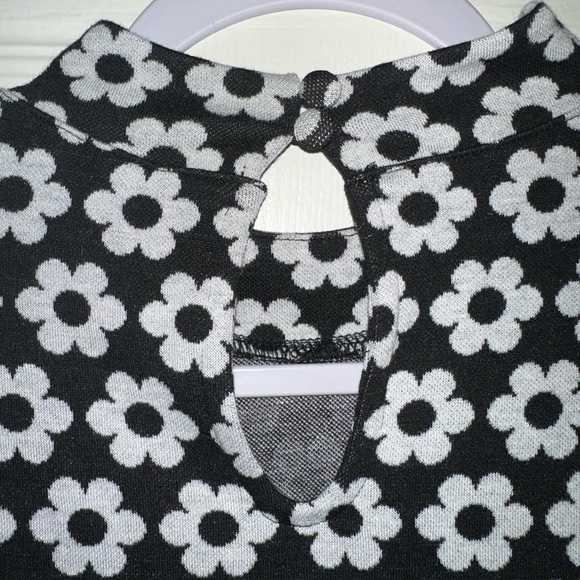 Joanie Clothing Tate monochrome daisy dress - Picture 6 of 7